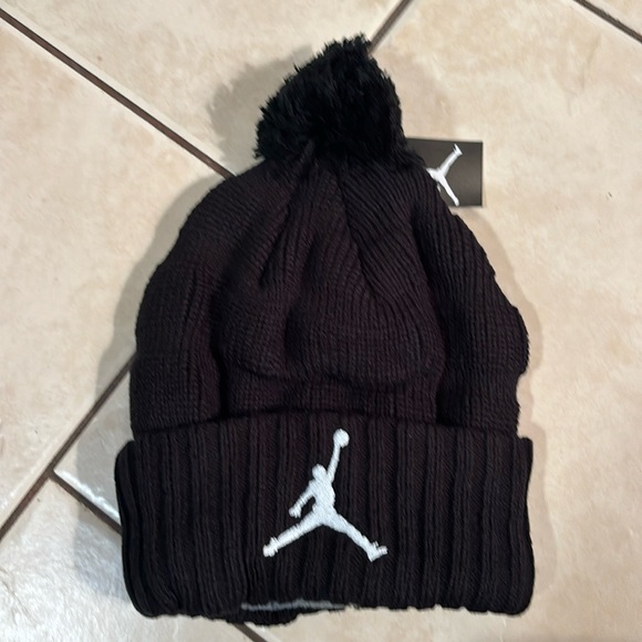 Michael Jordan # 23 Winter Hat , Unisex - Picture 1 of 2
